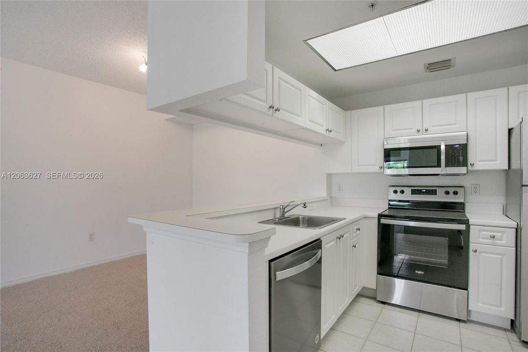 В аренду: $2,400 (2 спален, 2 ванн, 1149 Квадратных фут)