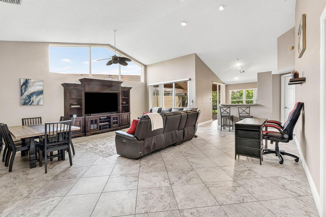 005-2201HeatherRunTerrace-PalmBeachGarde