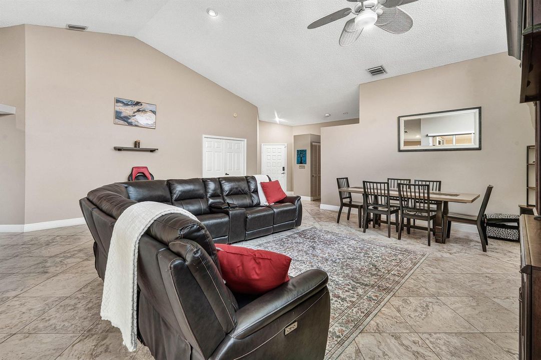 006-2201HeatherRunTerrace-PalmBeachGarde