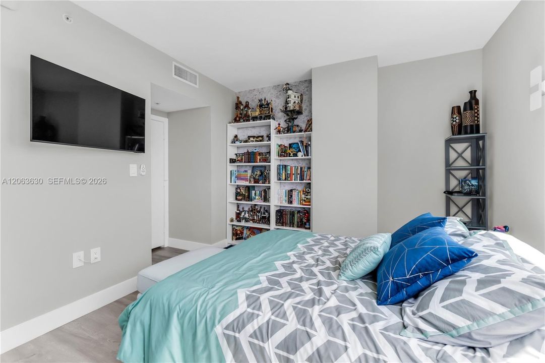 На продажу: $449,999 (2 спален, 2 ванн, 1150 Квадратных фут)