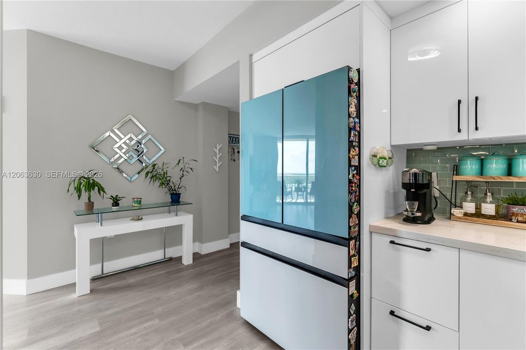 На продажу: $449,999 (2 спален, 2 ванн, 1150 Квадратных фут)