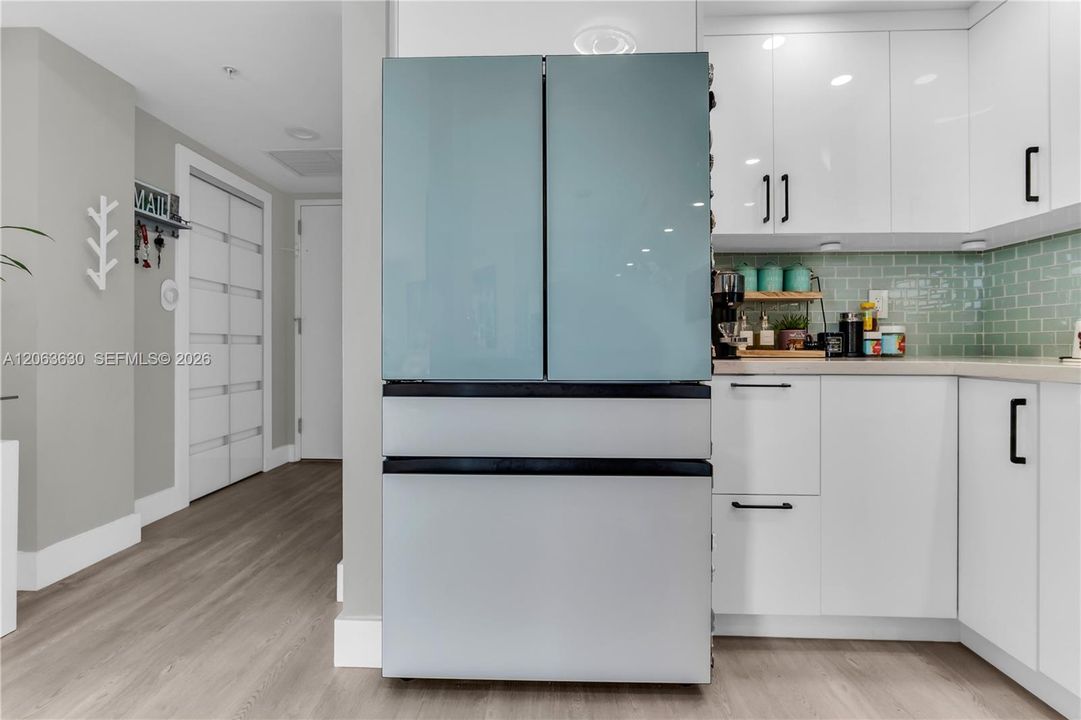 На продажу: $449,999 (2 спален, 2 ванн, 1150 Квадратных фут)