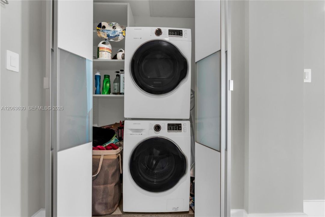 На продажу: $449,999 (2 спален, 2 ванн, 1150 Квадратных фут)