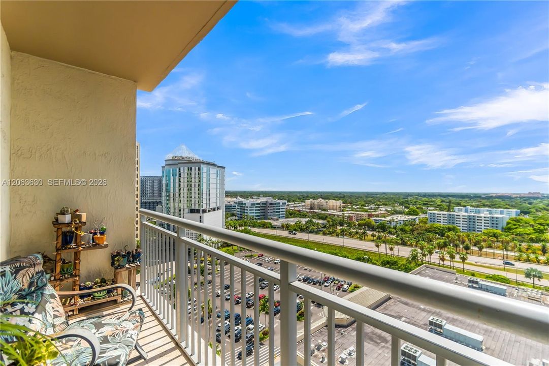 На продажу: $449,999 (2 спален, 2 ванн, 1150 Квадратных фут)