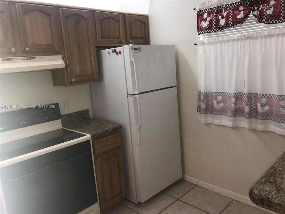 В аренду: $2,000 (2 спален, 2 ванн, 857 Квадратных фут)