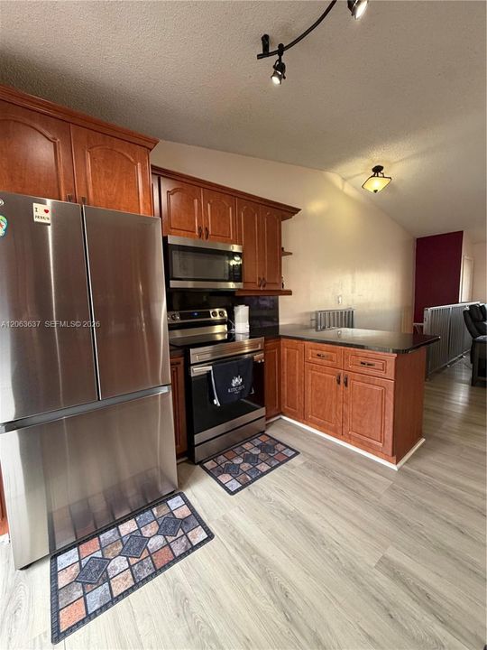 В аренду: $2,400 (2 спален, 2 ванн, 980 Квадратных фут)
