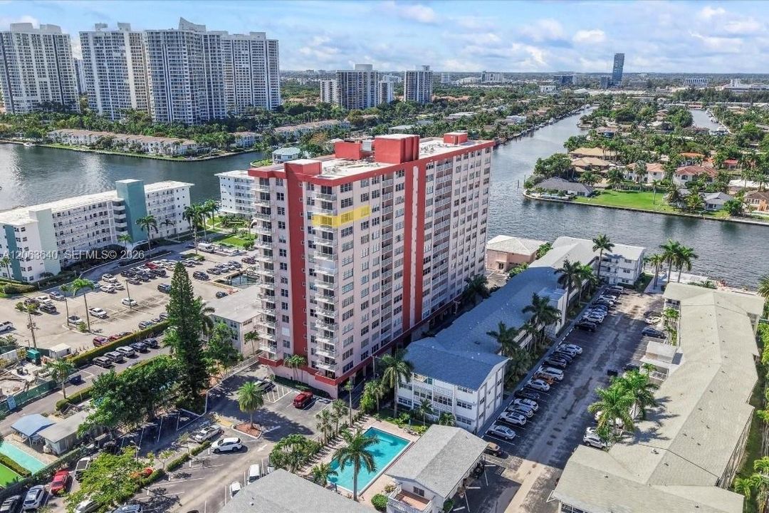 На продажу: $355,000 (2 спален, 2 ванн, 1145 Квадратных фут)
