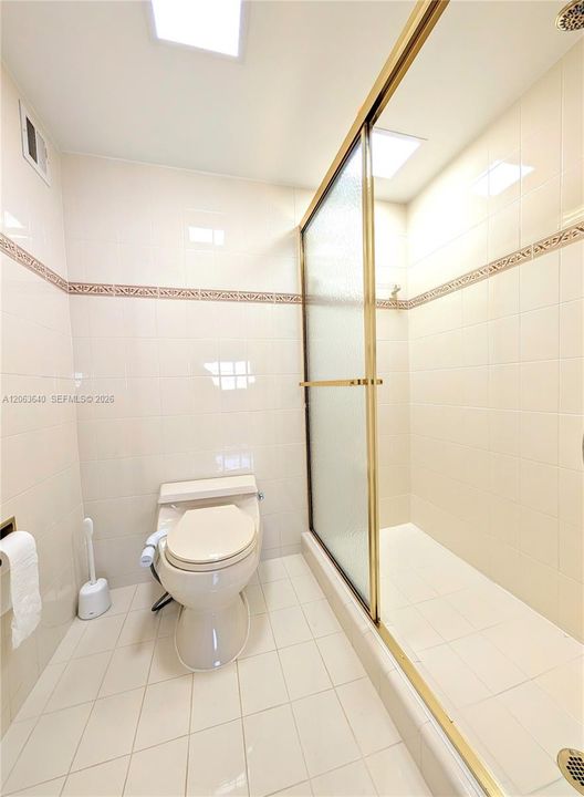 На продажу: $355,000 (2 спален, 2 ванн, 1145 Квадратных фут)