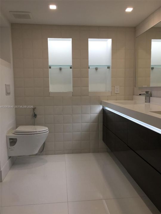 В аренду: $3,200 (2 спален, 2 ванн, 1065 Квадратных фут)