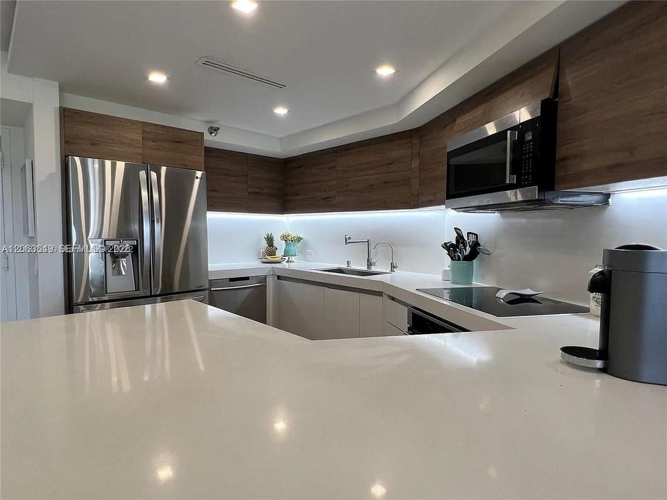 В аренду: $3,200 (2 спален, 2 ванн, 1065 Квадратных фут)