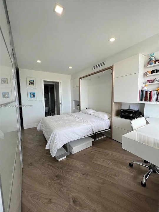 В аренду: $3,200 (2 спален, 2 ванн, 1065 Квадратных фут)