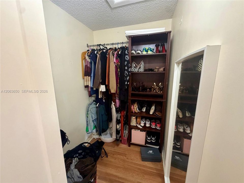 En Renta: $2,400 (2 camas, 2 baños, 1074 Pies cuadrados)