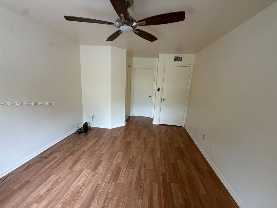 En Renta: $2,400 (2 camas, 2 baños, 1074 Pies cuadrados)