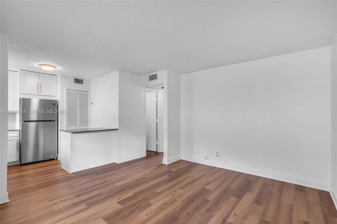 На продажу: $190,000 (2 спален, 1 ванн, 609 Квадратных фут)