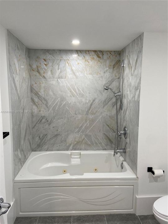 For Rent: $2,800 (1 beds, 1 baths, 775 Square Feet)