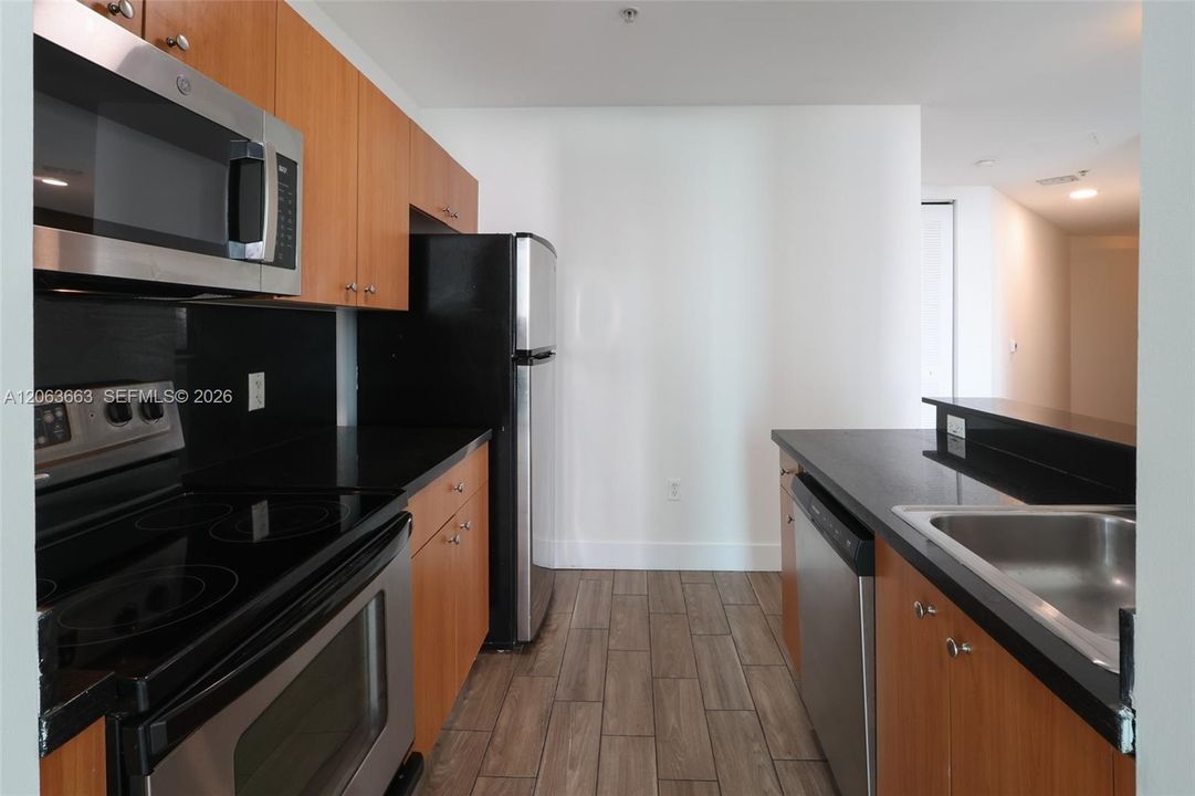 В аренду: $3,050 (1 спален, 1 ванн, 950 Квадратных фут)