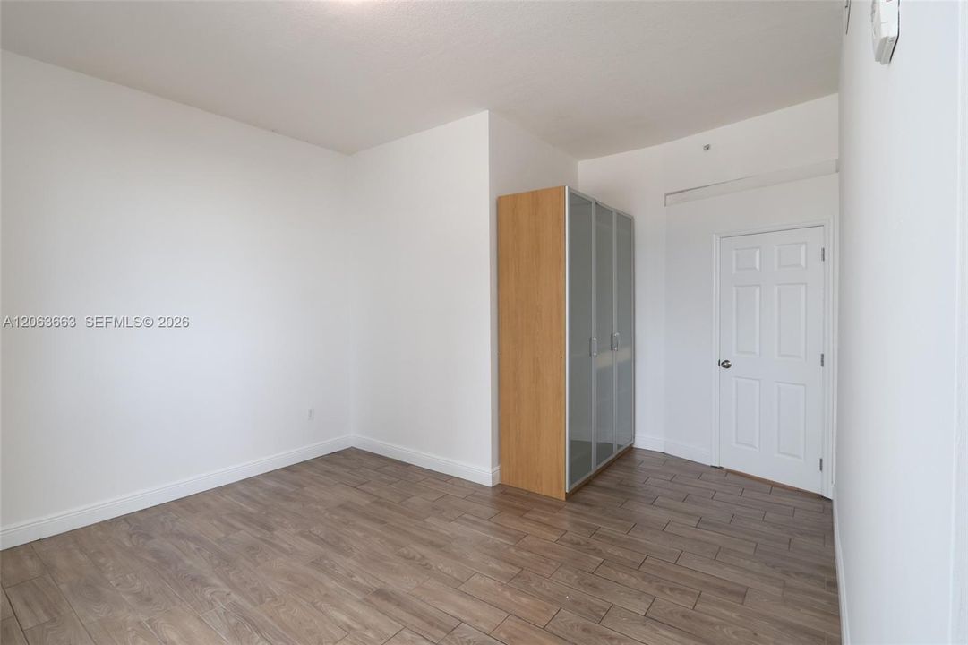 В аренду: $3,050 (1 спален, 1 ванн, 950 Квадратных фут)