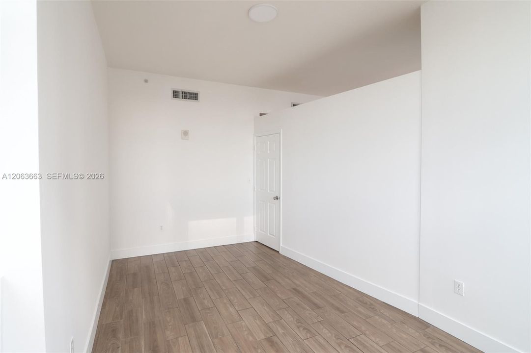 В аренду: $3,050 (1 спален, 1 ванн, 950 Квадратных фут)