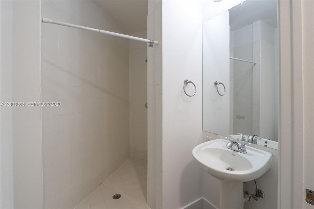 В аренду: $3,050 (1 спален, 1 ванн, 950 Квадратных фут)