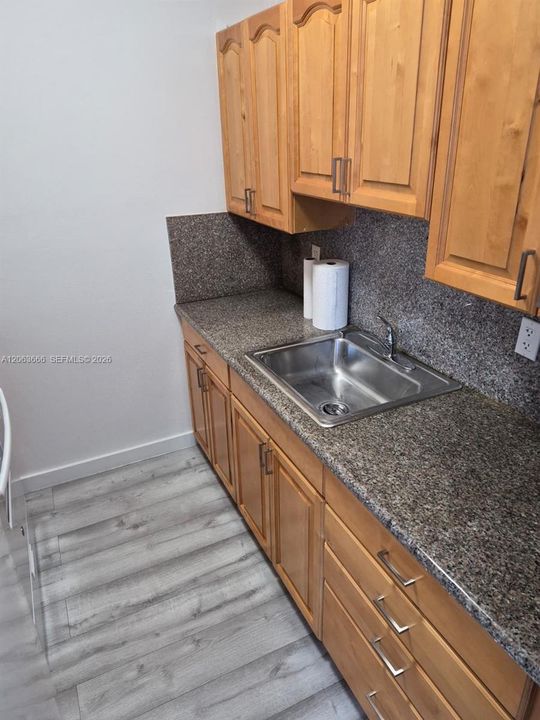 В аренду: $2,400 (1 спален, 1 ванн, 520 Квадратных фут)