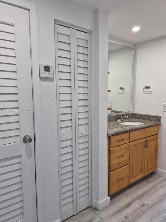 В аренду: $2,400 (1 спален, 1 ванн, 520 Квадратных фут)