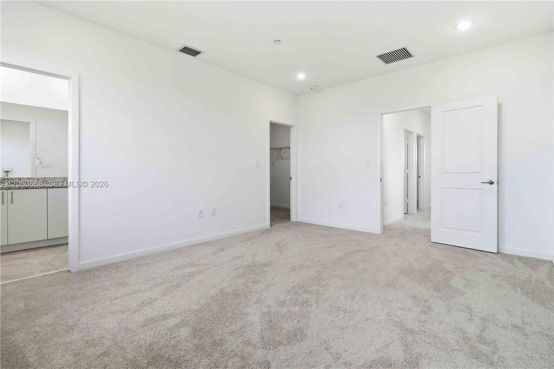 В аренду: $3,500 (4 спален, 3 ванн, 1876 Квадратных фут)