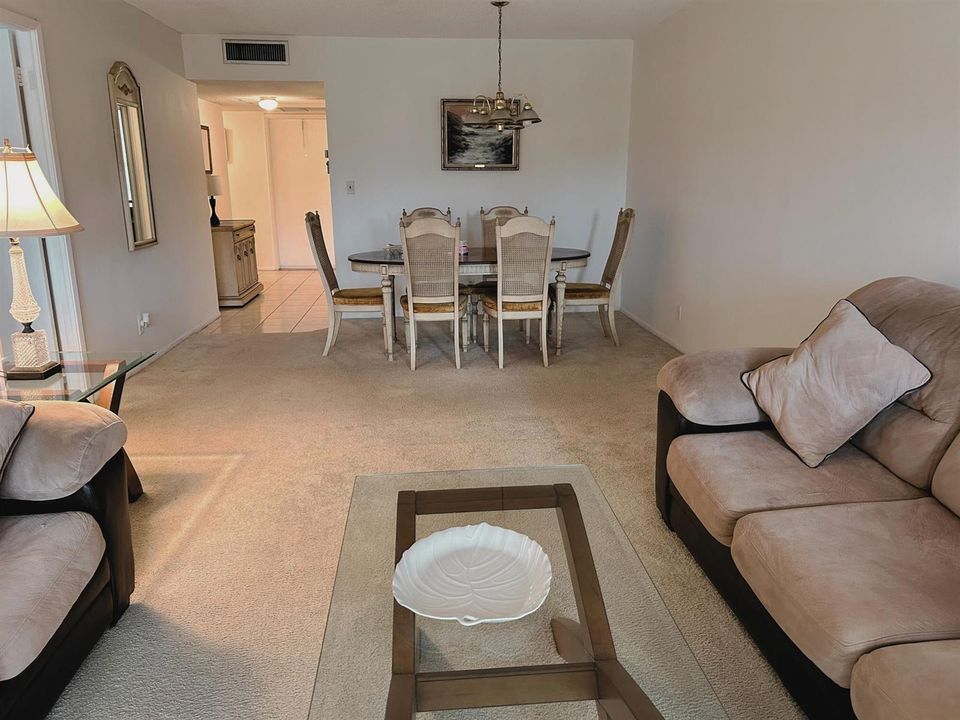 9 Living and dining room