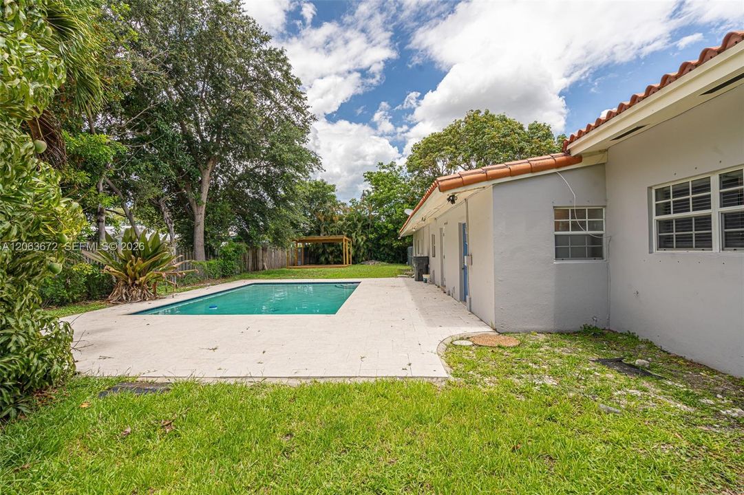 En Renta: $3,700 (3 camas, 2 baños, 3687 Pies cuadrados)