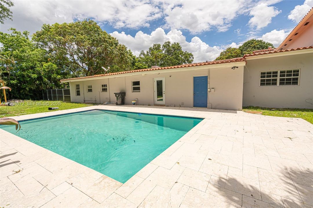 En Renta: $3,700 (3 camas, 2 baños, 3687 Pies cuadrados)