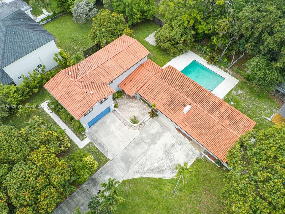 En Renta: $3,700 (3 camas, 2 baños, 3687 Pies cuadrados)