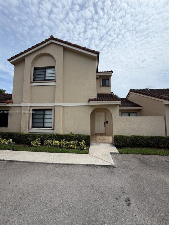 For Rent: $3,100 (2 beds, 2 baths, 1582 Square Feet)