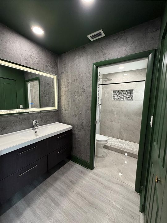 For Rent: $3,100 (2 beds, 2 baths, 1582 Square Feet)