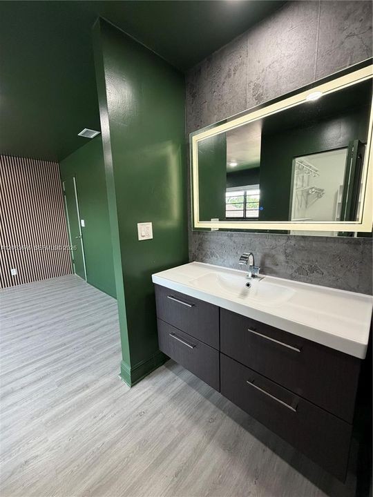 For Rent: $3,100 (2 beds, 2 baths, 1582 Square Feet)