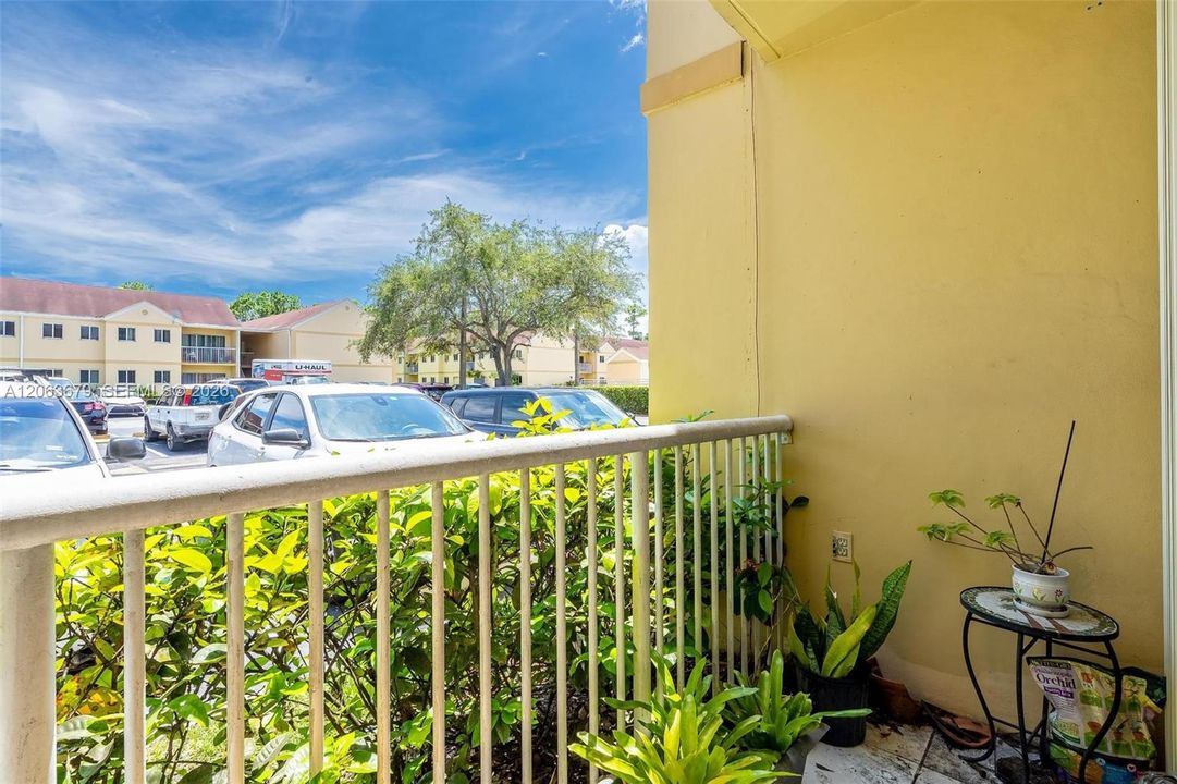 En Venta: $299,000 (2 camas, 2 baños, 960 Pies cuadrados)