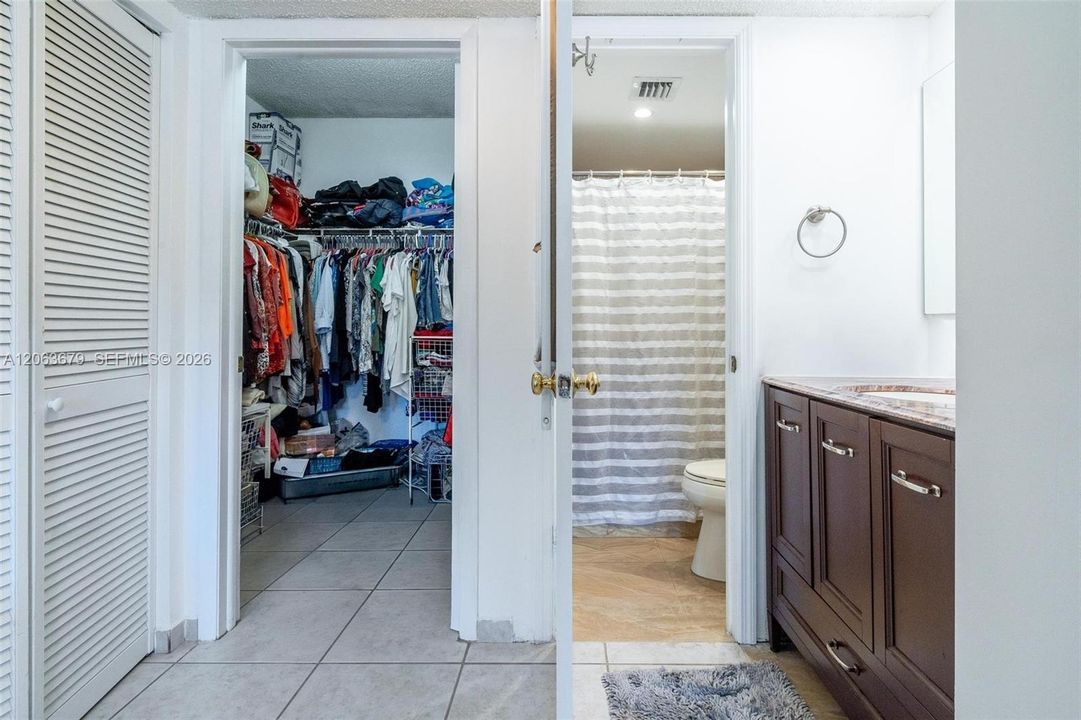 En Venta: $299,000 (2 camas, 2 baños, 960 Pies cuadrados)