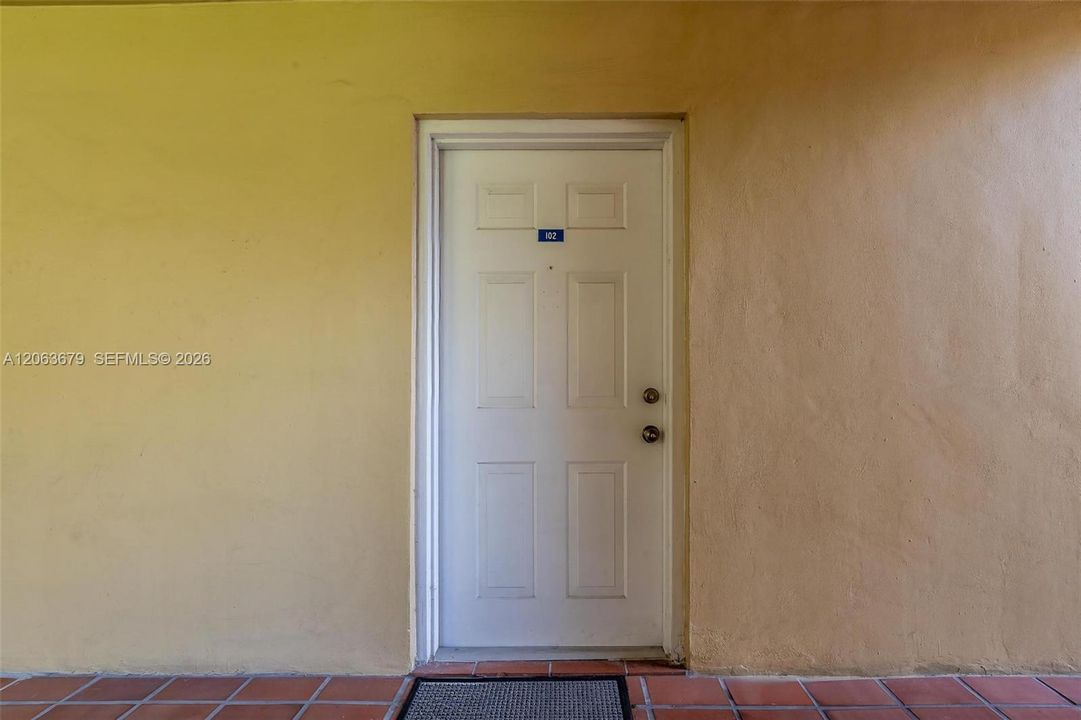 En Venta: $299,000 (2 camas, 2 baños, 960 Pies cuadrados)