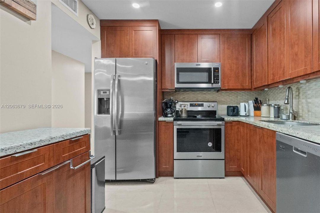 En Venta: $299,000 (2 camas, 2 baños, 960 Pies cuadrados)