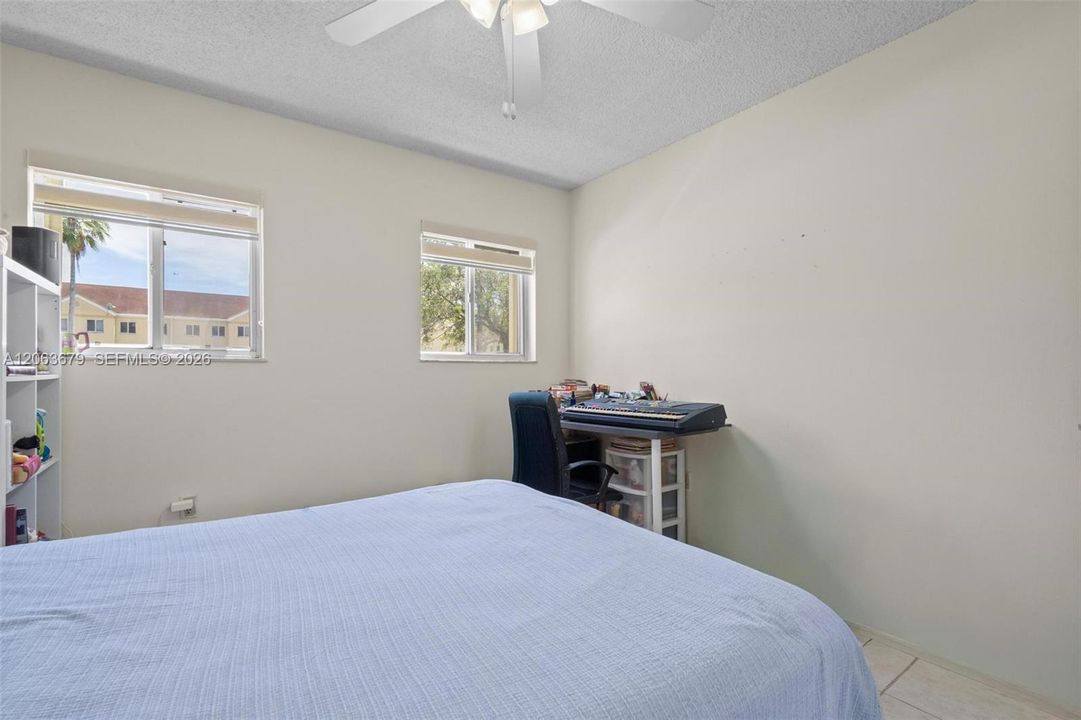 En Venta: $299,000 (2 camas, 2 baños, 960 Pies cuadrados)