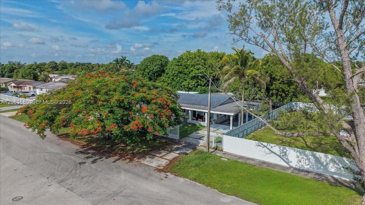 На продажу: $690,000 (4 спален, 3 ванн, 1710 Квадратных фут)