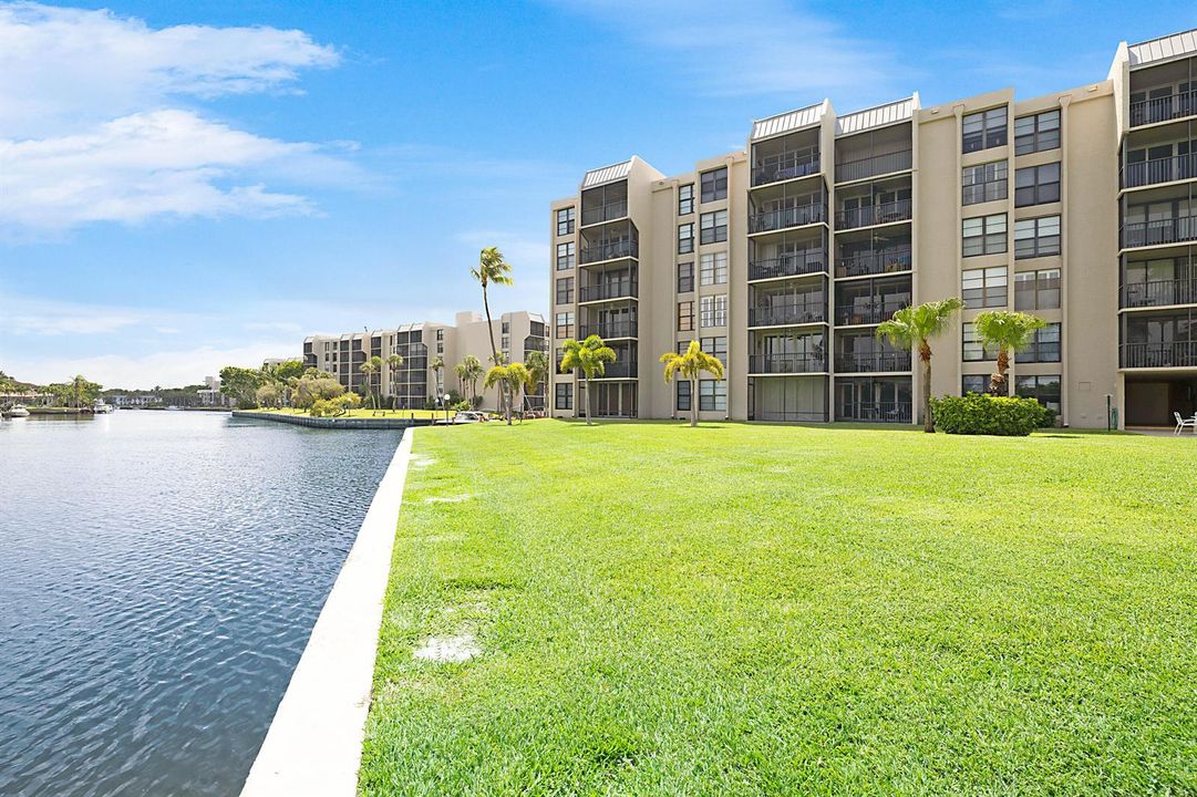 8 Royal Palm Way Unit 301 -26