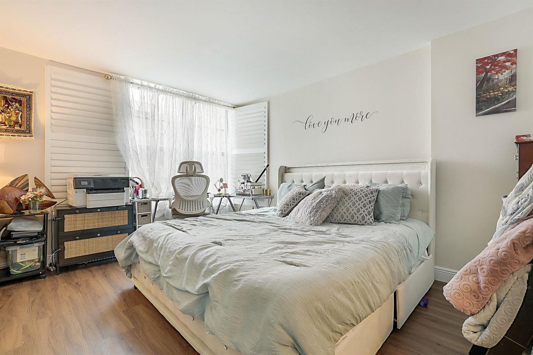 8 Royal Palm Way Unit 301 -15