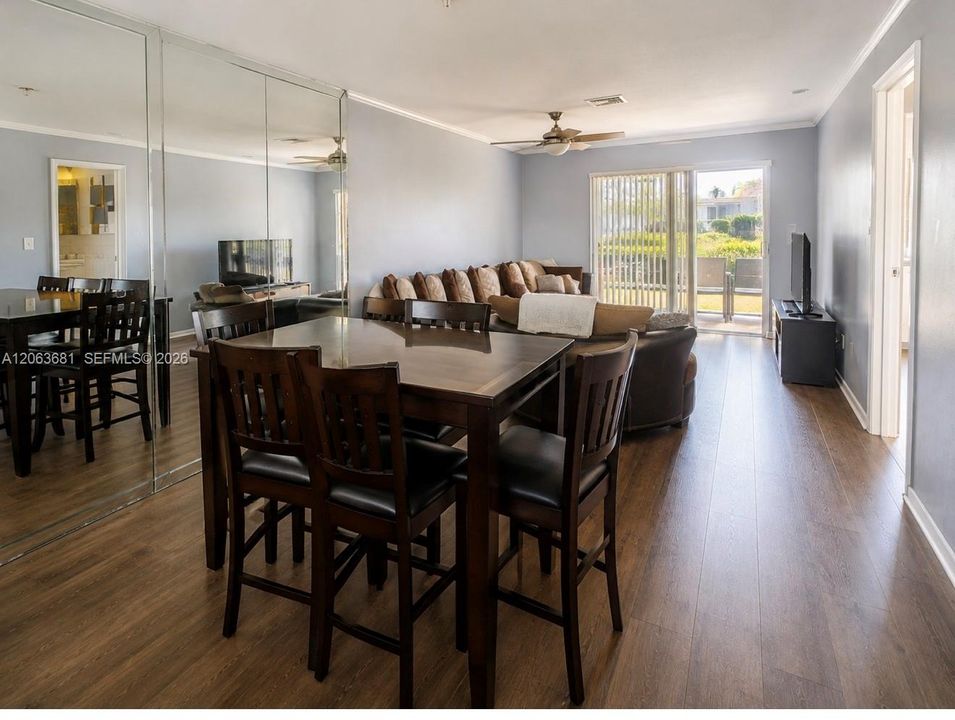 En Venta: $290,000 (2 camas, 2 baños, 1008 Pies cuadrados)