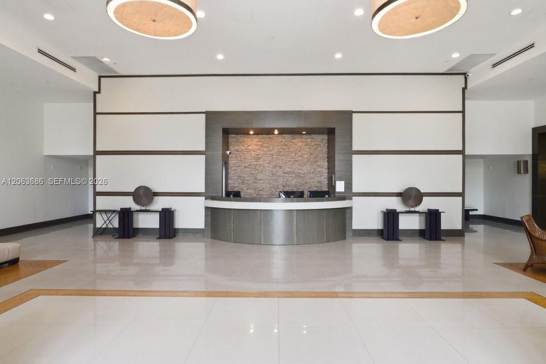 For Sale: $315,000 (1 beds, 1 baths, 742 Square Feet)