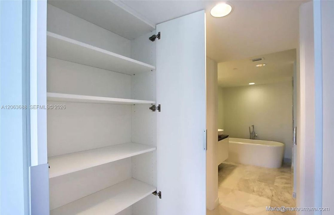 В аренду: $8,200 (3 спален, 2 ванн, 1338 Квадратных фут)