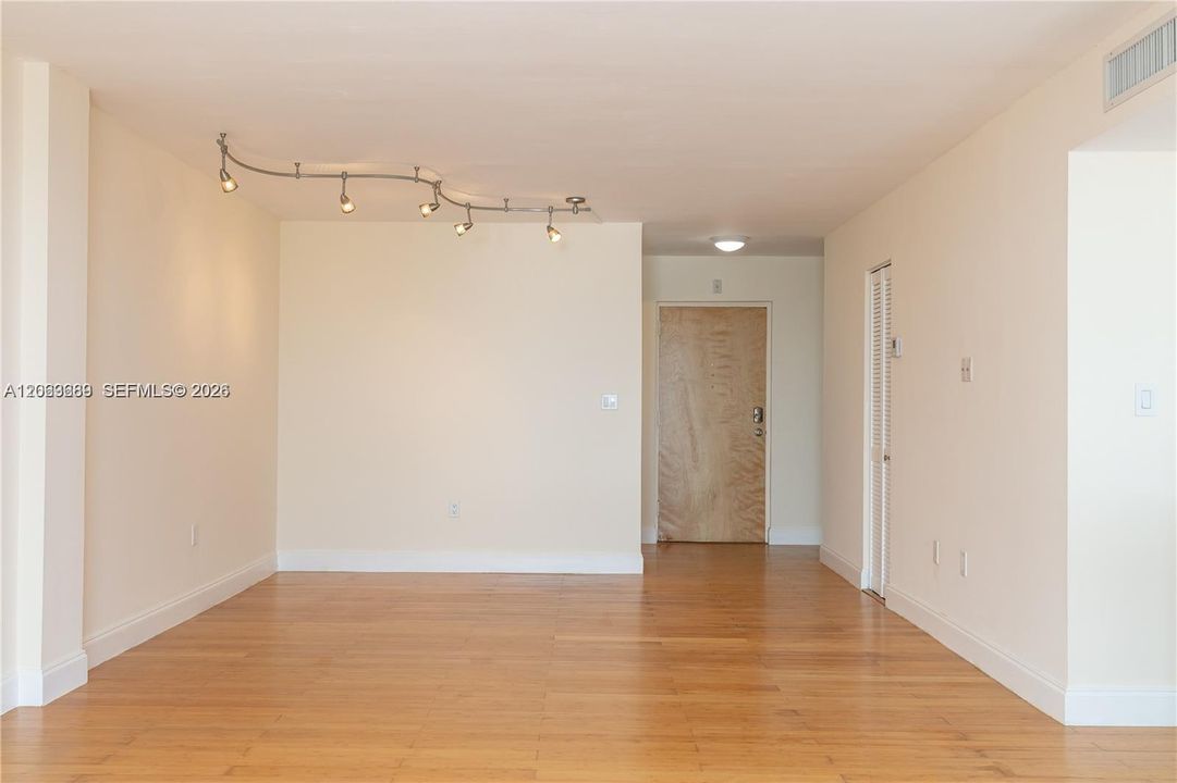 В аренду: $2,950 (2 спален, 2 ванн, 1260 Квадратных фут)