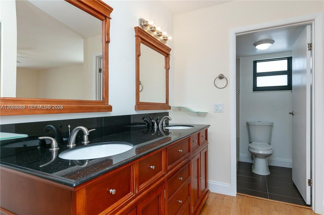 В аренду: $2,950 (2 спален, 2 ванн, 1260 Квадратных фут)