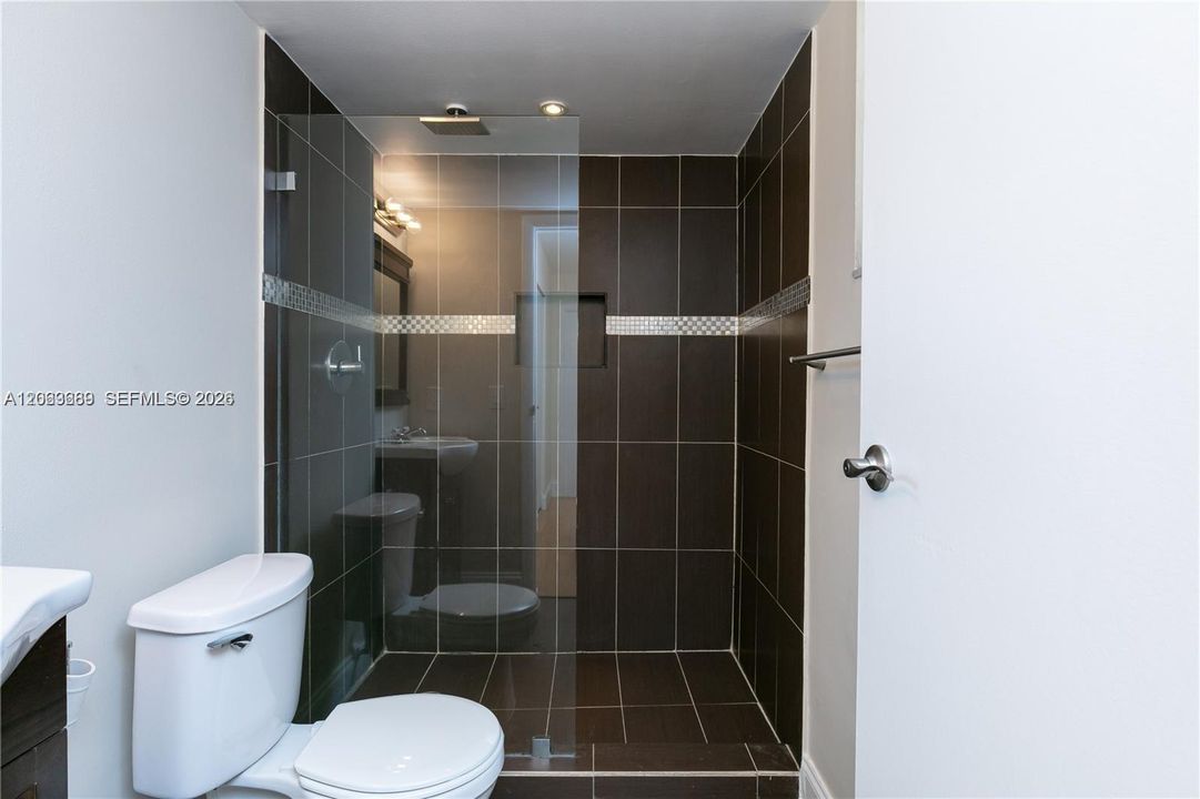 В аренду: $2,950 (2 спален, 2 ванн, 1260 Квадратных фут)