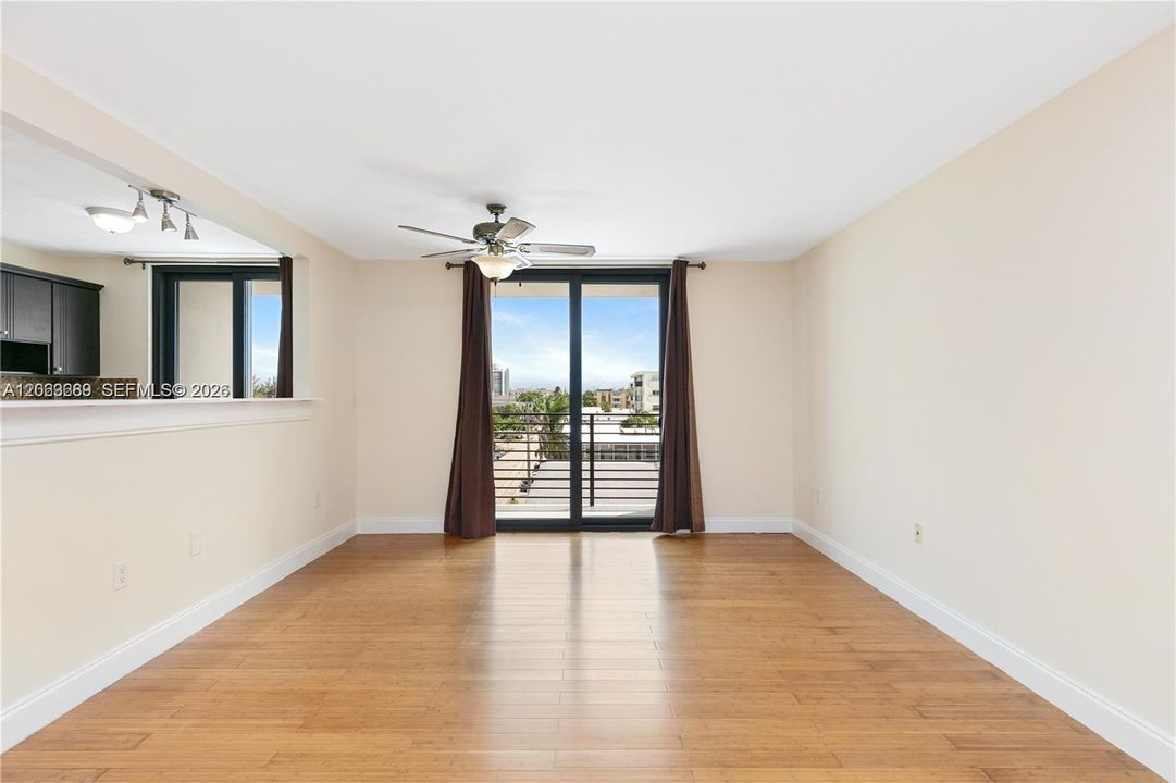 В аренду: $2,950 (2 спален, 2 ванн, 1260 Квадратных фут)
