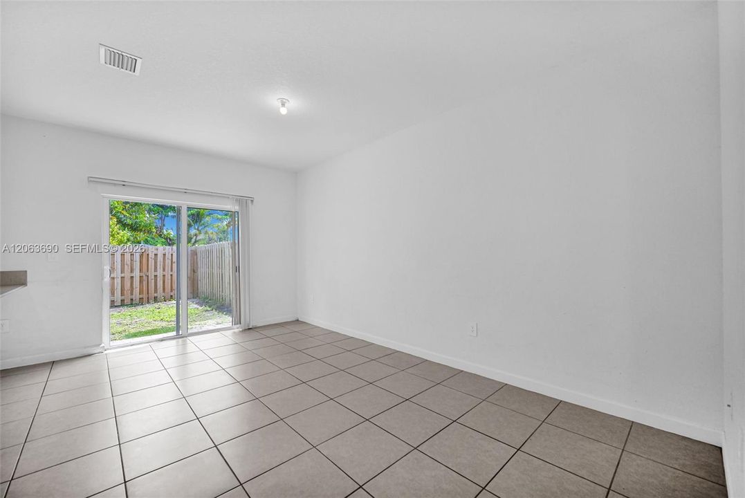 En Renta: $2,950 (3 camas, 2 baños, 1612 Pies cuadrados)