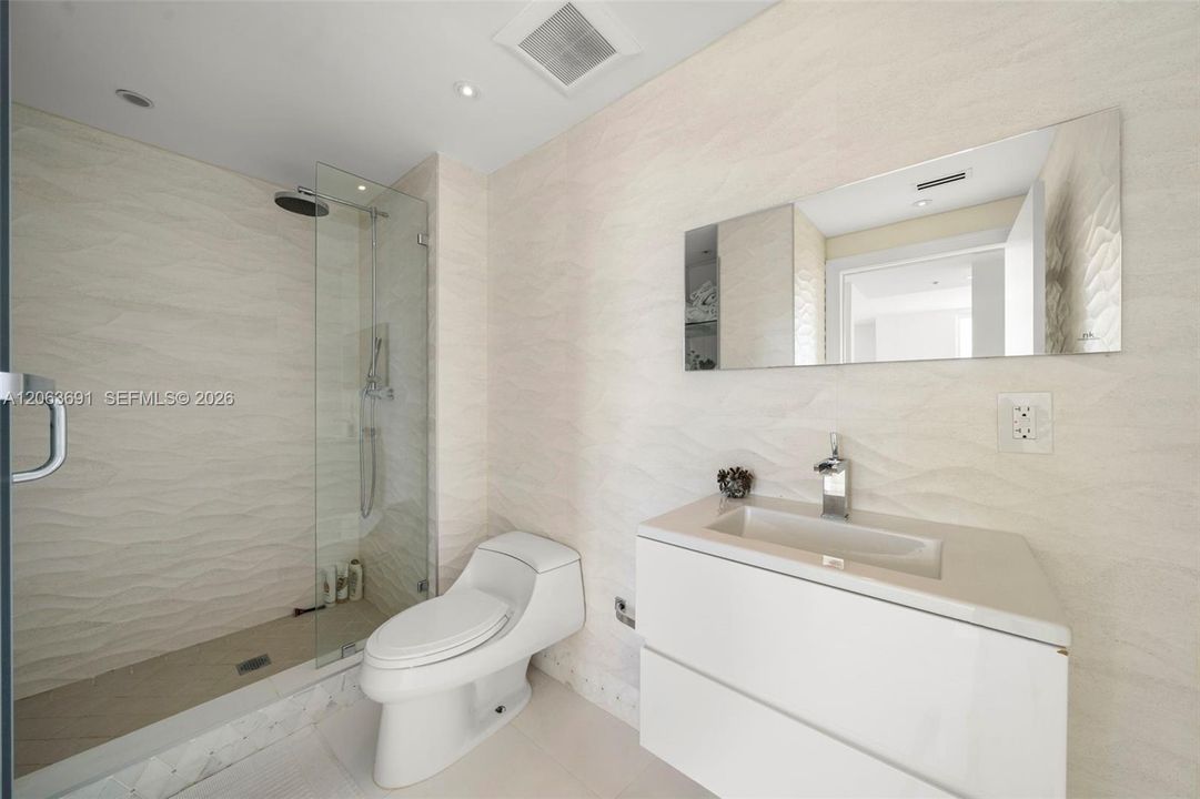 В аренду: $15,000 (2 спален, 2 ванн, 1490 Квадратных фут)
